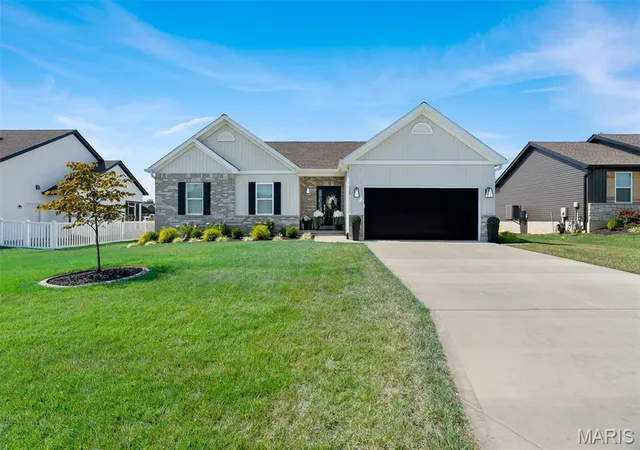 1st image of 522 Clarks Xing, Moscow Mills, MO 63362 | MLS# MIS26054714