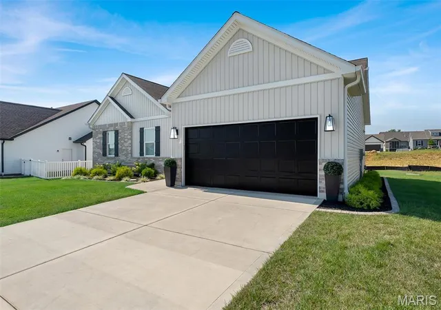 3rd image of 522 Clarks Xing, Moscow Mills, MO 63362 | MLS# MIS26054714