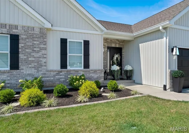 4th image of 522 Clarks Xing, Moscow Mills, MO 63362 | MLS# MIS26054714