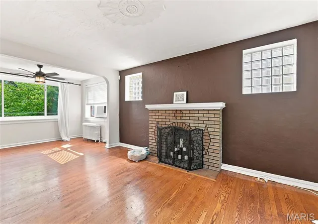 Photo 3 of Sale Pending at 8415 Ardsley Dr, Bel Nor, MO 63121 | MLS# MIS26054724 | Listing updated on 2026-09-20
