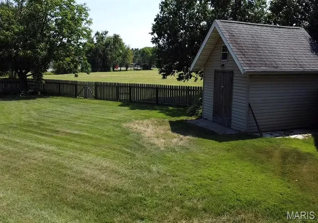 32nd image of 2324 Arnold Dr, Granite City, IL 62040 | MLS# MIS26054726
