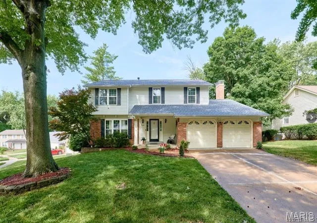Photo 1 of Single family home for sale at 1730 Woodmore Oaks Dr, Ballwin, MO 63021 | MLS# MIS26054728 | Listing updated on 2026-09-24