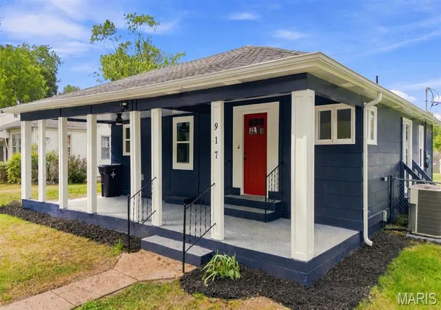 3rd image of 917 W 2Nd St, West Plains, MO 65775 | MLS# MIS26054729