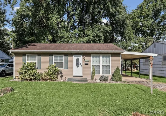 Photo 1 of Sale Pending at 425 S 3rd Street, Caseyville, IL 62232 | MLS# MIS26054731 | Listing updated on 2026-09-14