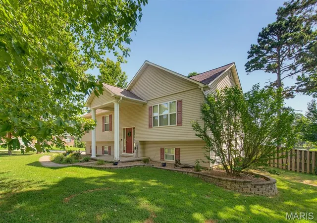 Photo 3 of Single family home for sale at 3038 Wolf Run, Poplar Bluff, MO 63901 | MLS# MIS26054739 | Listing updated on 2026-08-25