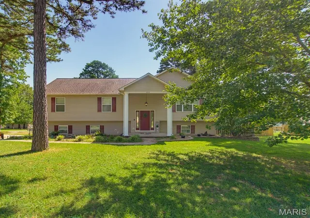 Photo 3 of Single family home for sale at 3038 Wolf Run, Poplar Bluff, MO 63901 | MLS# MIS26054739 | Listing updated on 2026-08-25