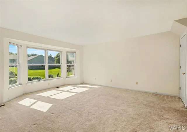 Photo 4 of House for sale at 3815 Southern Manor Dr, St Louis, MO 63125 | MLS# MIS26054744 | Listing updated on 2026-09-21