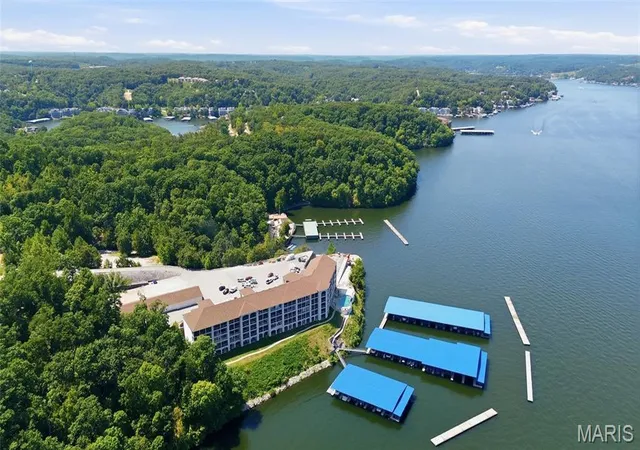 Listing Photo 2 - Condo for sale in building located at 100 Trinity Pointe Dr, Camdenton, MO 65020 - Unit #2L