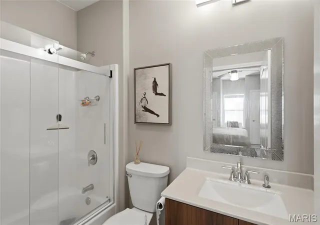 Listing Photo 5 - Condo for sale in building located at 100 Trinity Pointe Dr, Camdenton, MO 65020 - Unit #2L