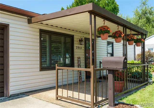 Photo 3 of Single family home for sale at 2913 Saratoga St, Granite City, IL 62040 | MLS# MIS26054765 | Listing updated on 2026-09-07