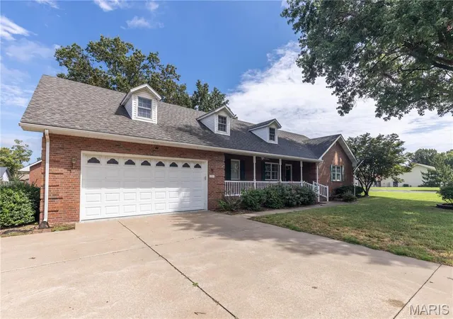 3rd image of 210 Holmes Dr, Sikeston, MO 63801 | MLS# MIS26054772