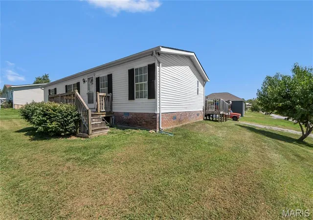 Photo 3 of Manufactured home for sale at 114 Hickory Dr, Jackson, MO 63755 | MLS# MIS26054779 | Listing updated on 2026-09-02