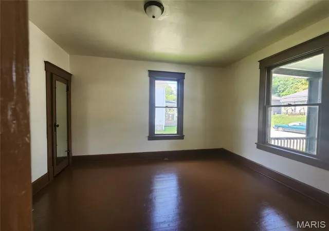 4th image of 411 Augusta St, Alton, IL 62002 | MLS# MIS26054780
