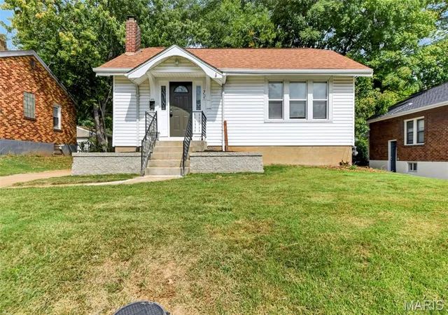 Photo 1 of Single family home for sale at 9515 Marlowe Ave, Saint Louis, MO 63114 | MLS# MIS26054783 | Listing updated on 2026-10-02