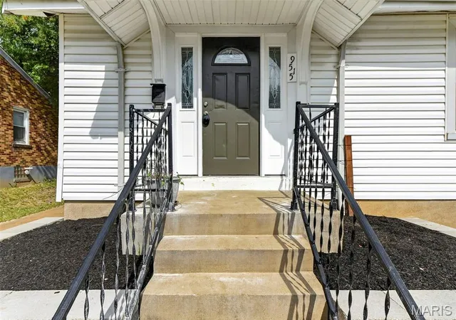 Photo 2 of Single family home for sale at 9515 Marlowe Ave, Saint Louis, MO 63114 | MLS# MIS26054783 | Listing updated on 2026-10-02