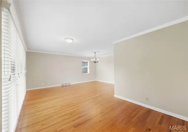Photo 4 of Sale Pending at 1 Barbary Ln, Saint Louis, MO 63146 | MLS# MIS26054784 | Listing updated on 2026-09-27
