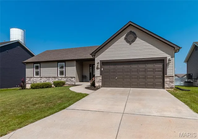 3rd image of 505 Lakewood Dr, Moscow Mills, MO 63362 | MLS# MIS26054805