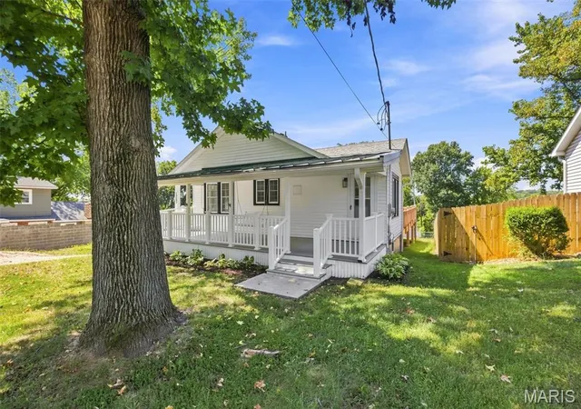 Photo 3 of Sale Pending at 1227 Crystal Heights Rd, Crystal City, MO 63019 | MLS# MIS26054808 | Listing updated on 2026-09-03