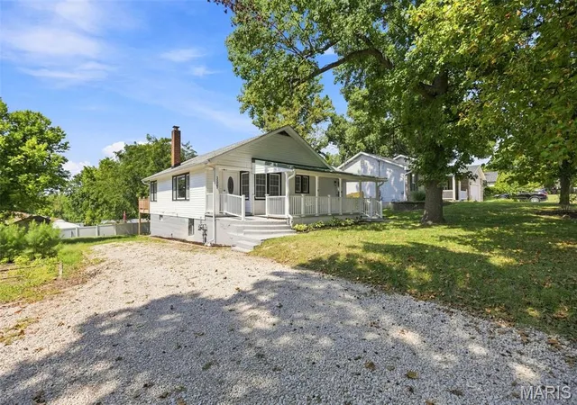 Photo 3 of Sale Pending at 1227 Crystal Heights Rd, Crystal City, MO 63019 | MLS# MIS26054808 | Listing updated on 2026-09-03