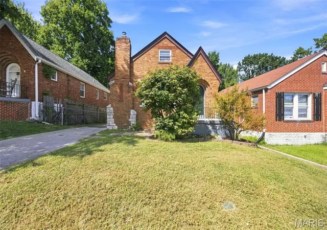Photo 3 of Single family home for sale at 8523 Philo Ave, Saint Louis, MO 63123 | MLS# MIS26054809 | Listing updated on 2026-10-05