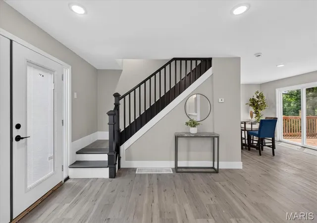 Photo 3 of Single family home for sale at 6989 Candlewick Wy, Florissant, MO 63033 | MLS# MIS26054811 | Listing updated on 2026-10-01