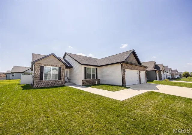 Photo 2 of Single family home for sale at 3456 Dakota Dr, Shiloh, IL 62221 | MLS# MIS26054812 | Listing updated on 2026-08-30