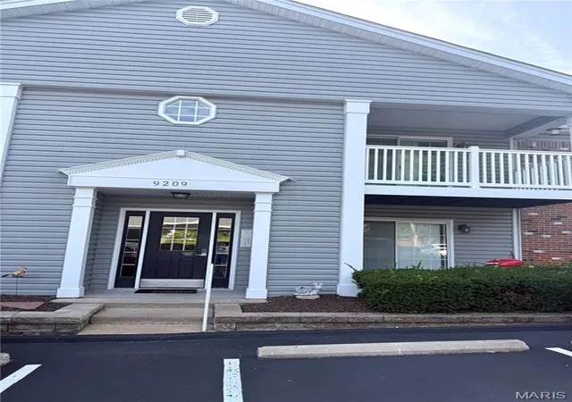 Photo 2 of Condo for sale at 9209 Bent Pine Ct #F, Unincorporated, MO 63126 | MLS# MIS26054816 | Listing updated on 2026-09-04