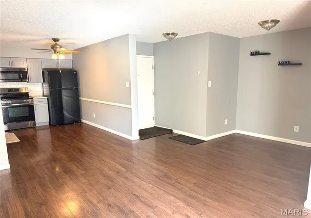 Photo 3 of Condo for sale at 9209 Bent Pine Ct #F, Unincorporated, MO 63126 | MLS# MIS26054816 | Listing updated on 2026-09-04