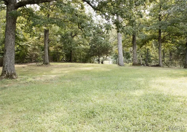 Photo 3 of Sale Pending at 9670 E Lakeview Dr, Bonne Terre, MO 63628 | MLS# MIS26054817 | Listing updated on 2026-09-30