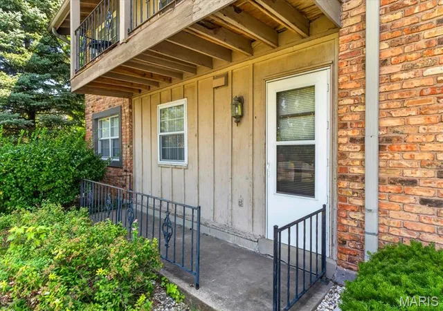 Photo 2 of Sale Pending at 3150 Leisurewood Ct #C, Florissant, MO 63033 | MLS# MIS26054821 | Listing updated on 2026-10-07