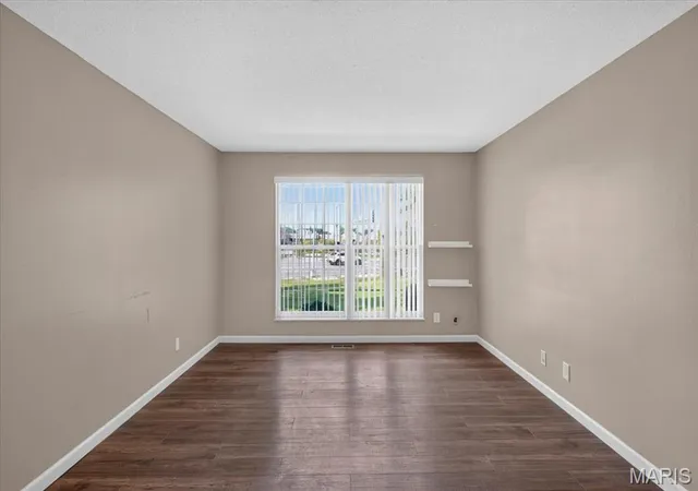Listing Photo 4 - Condo for sale in building located at 3150 Leisurewood Ct, Florissant, MO 63033 - Unit #C