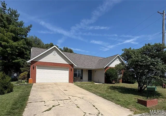 Photo 1 of Single family home for sale at 306 Jo Mar Ave, Smithton, IL 62285 | MLS# MIS26054825 | Listing updated on 2026-09-14