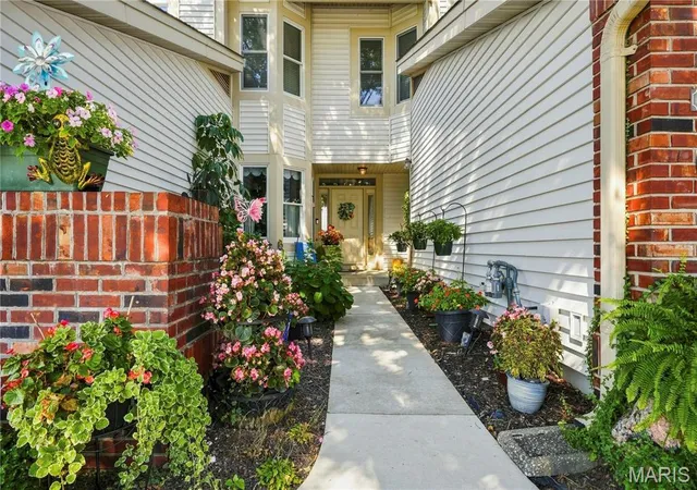 Photo 2 of Condo for sale at 1119 Fld Pointe Ln, Saint Louis, MO 63146 | MLS# MIS26054830 | Listing updated on 2026-09-14