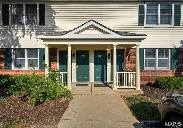 Photo 2 of Condo for sale at 1719 Canary Cvs, Saint Louis, MO 63144 | MLS# MIS26054831 | Listing updated on 2026-09-08