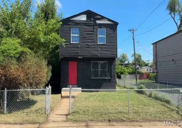 1st image of 4137 E Lee Ave, St Louis, MO 63115 | MLS# MIS26054838