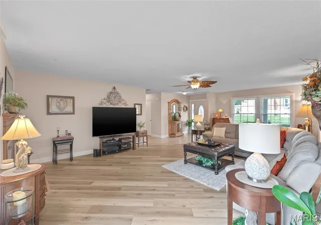 Photo 4 of Sale Pending at 7278 Hill Rose Ct, Oakville, MO 63129 | MLS# MIS26054845 | Listing updated on 2026-09-01