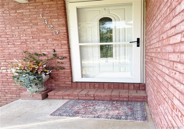 Photo 3 of Single family home for sale at 1425 Jennifer Dr, Jackson, MO 63755 | MLS# MIS26054847 | Listing updated on 2026-09-28