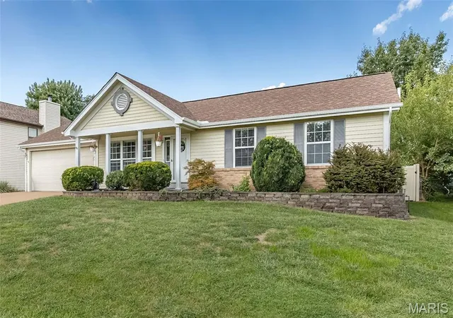 Photo 2 of Sale Pending at 721 Wisdom Ct, Fenton, MO 63026 | MLS# MIS26054856 | Listing updated on 2026-09-08