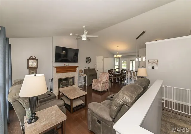 Photo 4 of Sale Pending at 721 Wisdom Ct, Fenton, MO 63026 | MLS# MIS26054856 | Listing updated on 2026-09-08