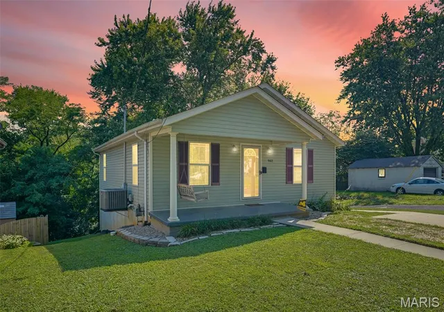 Photo 2 of Sale Pending at 902 Prospect St, Collinsville, IL 62234 | MLS# MIS26054859 | Listing updated on 2026-09-13