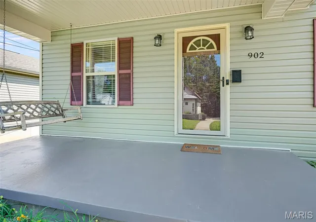 Photo 2 of Sale Pending at 902 Prospect St, Collinsville, IL 62234 | MLS# MIS26054859 | Listing updated on 2026-09-13