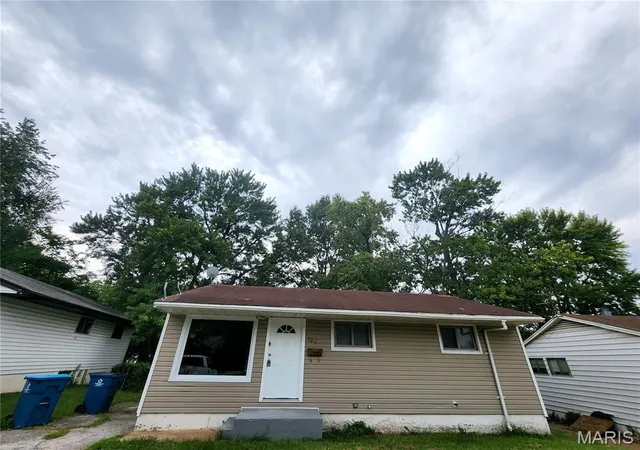 Photo 2 of Single family home for sale at 146 Grampian Rd, Unincorporated, MO 63137 | MLS# MIS26054862 | Listing updated on 2026-08-26