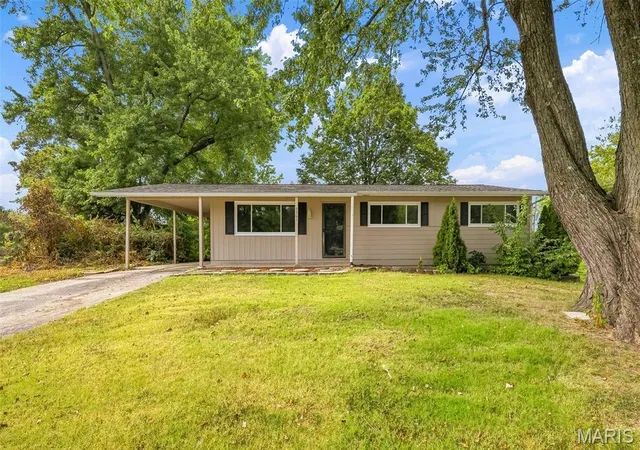 Single family home for sale at 3361 Clemens Ct, Saint Charles, MO 63301 | MLS# MIS26054871