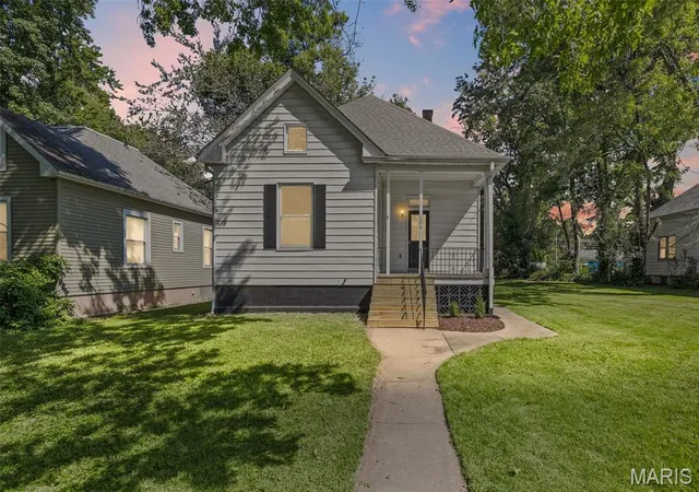 Photo 3 of Single family home for sale at 106 Hazel Ave, Belleville, IL 62223 | MLS# MIS26054875 | Listing updated on 2026-09-06