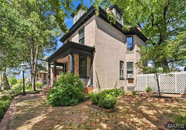 Photo 3 of Single family home for sale at 5253 Devonshire Ave, St Louis, MO 63109 | MLS# MIS26054879 | Listing updated on 2026-09-04
