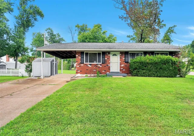 Photo 1 of Sale Pending at 2109 Centurion Dr, Fenton, MO 63026 | MLS# MIS26054887 | Listing updated on 2026-09-08