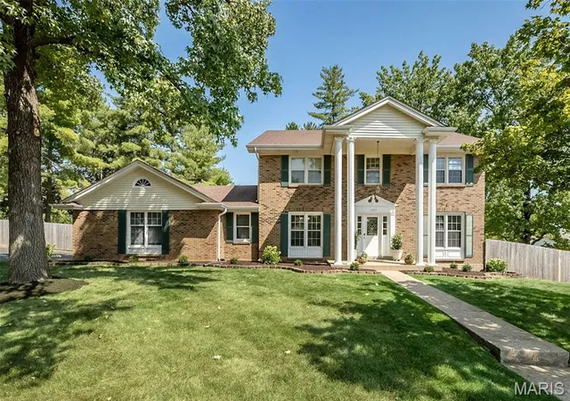 Photo 1 of Single family home for sale at 1372 White Rd, Chesterfield, MO 63017 | MLS# MIS26054894 | Listing updated on 2026-09-14