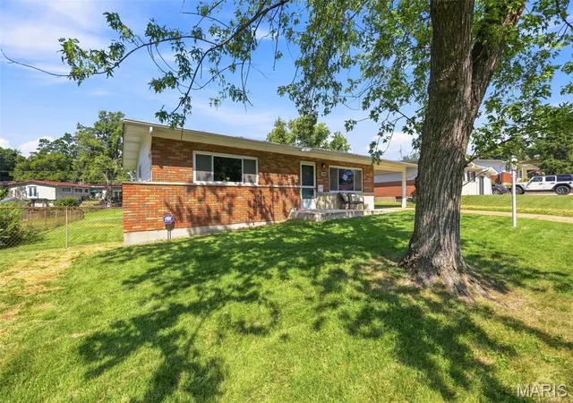 Photo 3 of Single family home for sale at 908 Buckley Rd, Mehlville, MO 63125 | MLS# MIS26054897 | Listing updated on 2026-10-05