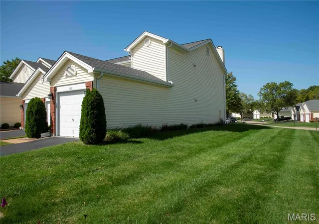 Photo 1 of Condo for sale at 3961 Grand National Dr, Florissant, MO 63034 | MLS# MIS26054899 | Listing updated on 2026-10-06