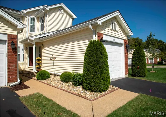 Photo 3 of Condo for sale at 3961 Grand National Dr, Florissant, MO 63034 | MLS# MIS26054899 | Listing updated on 2026-10-06